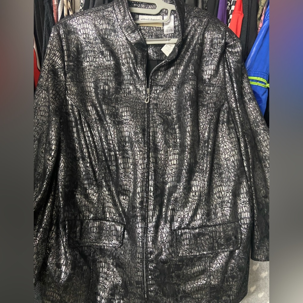 Alfred Dunner 18W Silver Crocodile Pattern Jacket